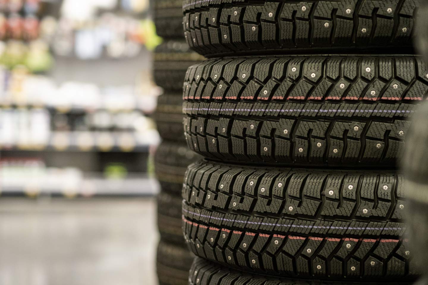 Set di pneumatici invernali per cambio gomme invernali 2024 