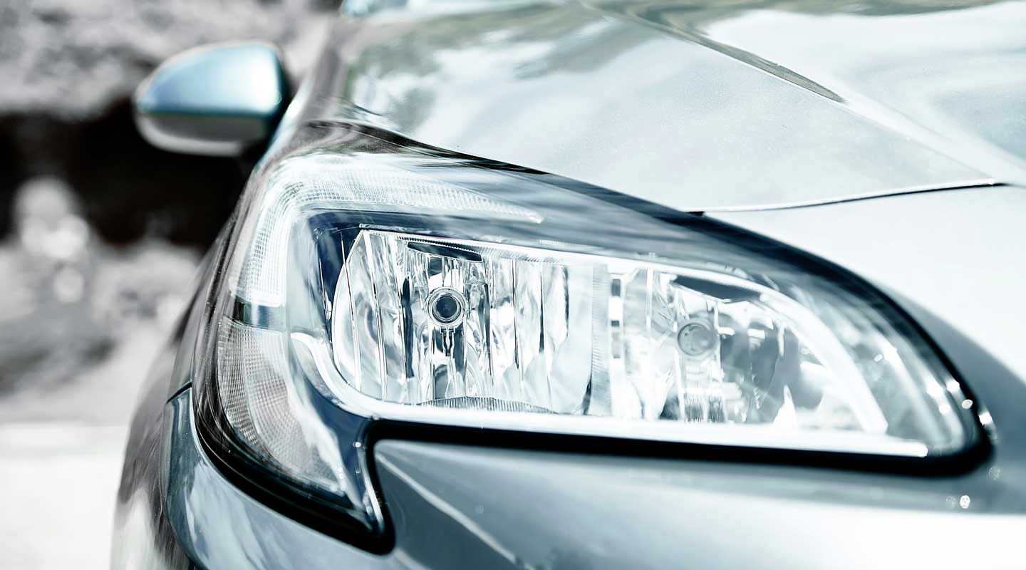 Gommauto Lodigiana - Servizio check up auto estivo con controllo impianto illuminazione auto