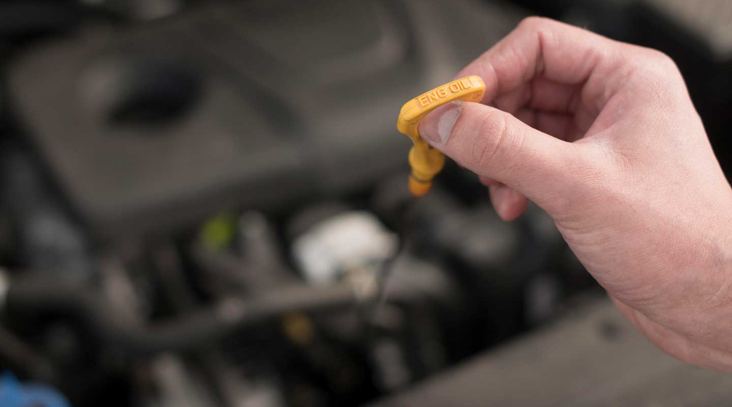 Gommauto Lodigiana: servizio di check up auto estivo completo di controllo olio motore 
